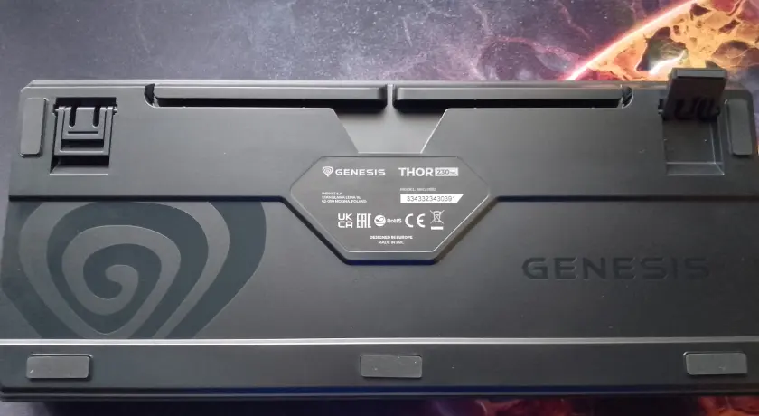 Genesis Thor 230 TKL spód