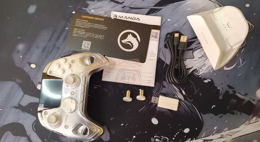 Kontroler Manba One - zawartość opakowania.