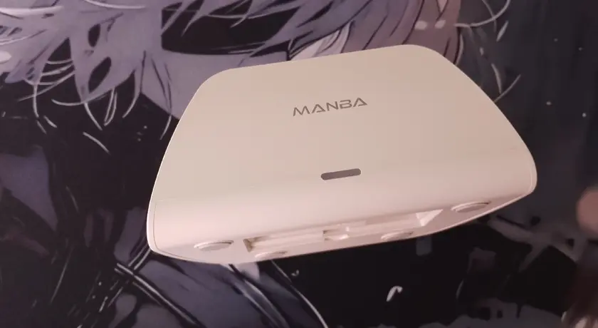 Manba One - stacja ładująca.