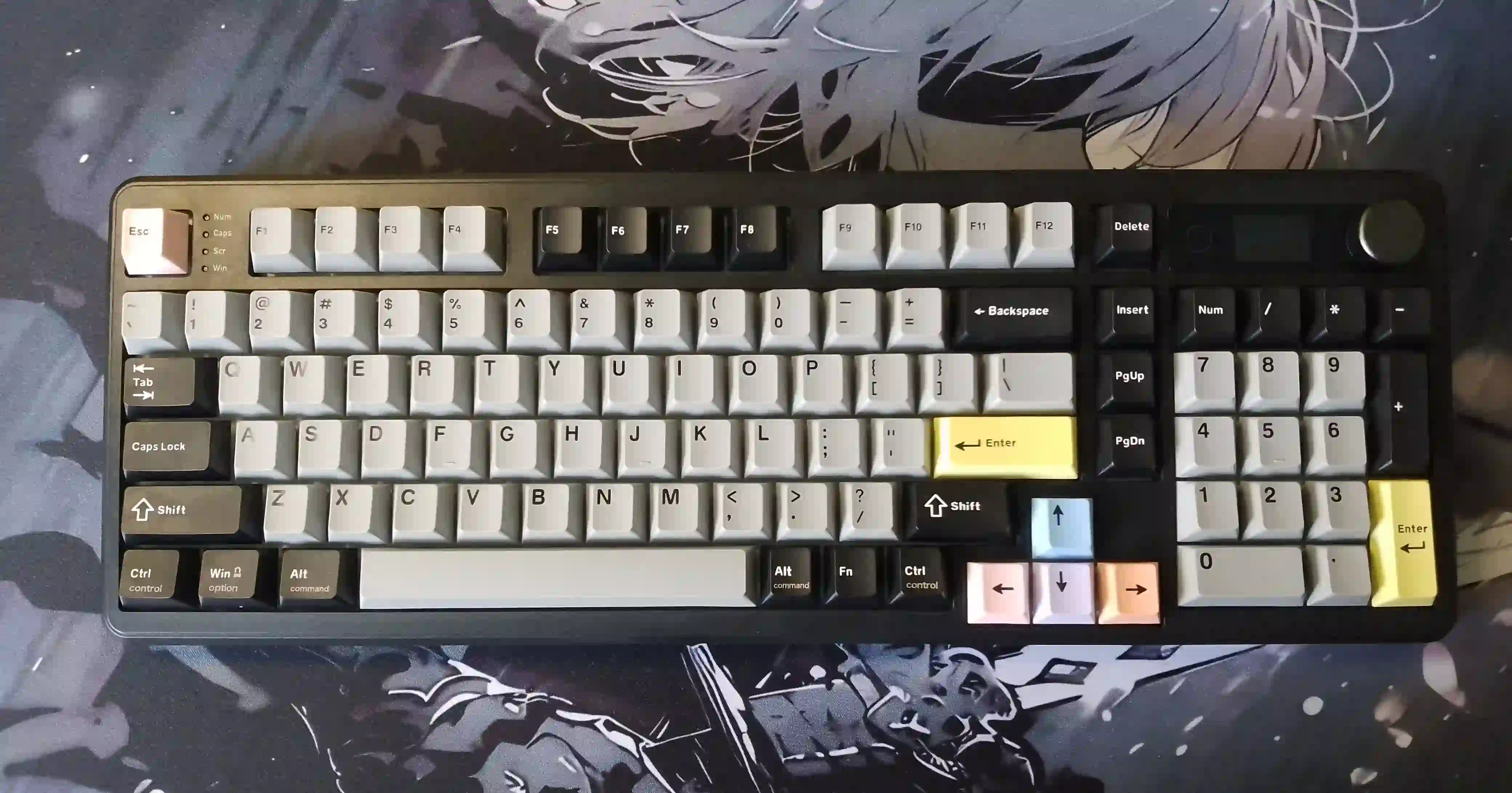 Widok z góry na mechaniczną kawiaturę Epomaker TH99 Pro